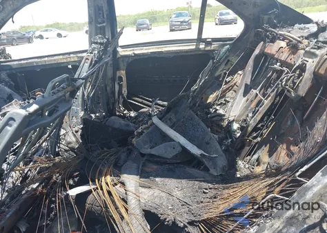 2012 Mercedes-Benz C 250 Luxury/Sport z USA, uszkodzony, nr VIN WDDGF4HB9CA646703